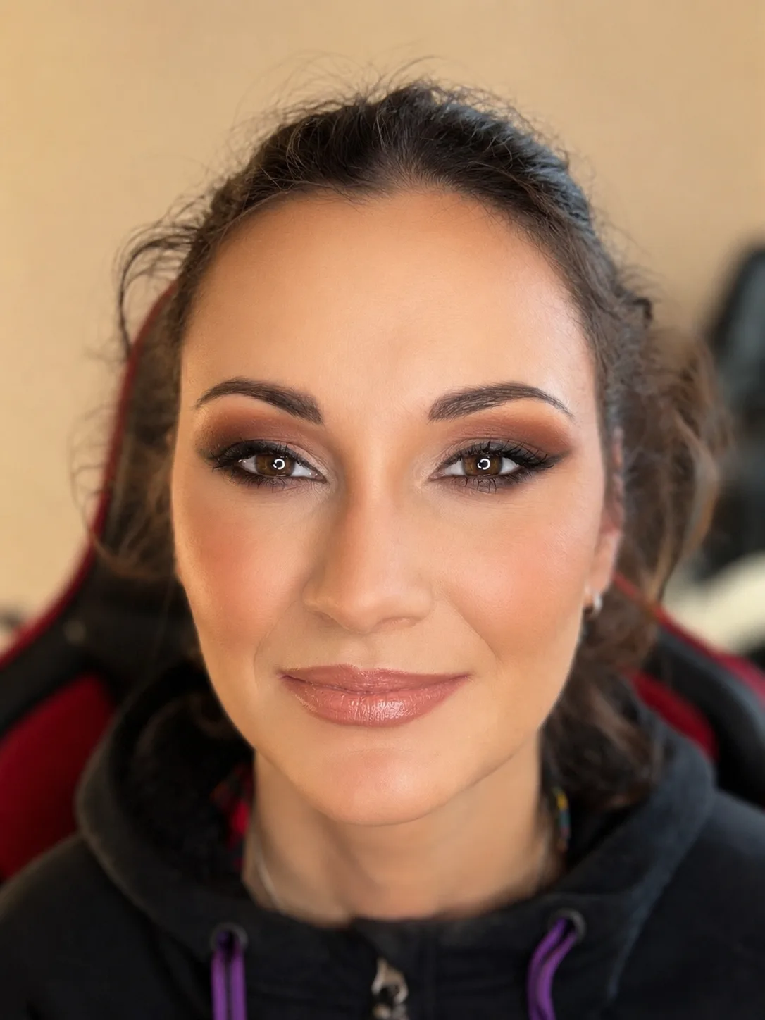 Glamorous party makeup - warm copper smoky eye, strong liner and glossy nude-bronze lip by MZ Makeup