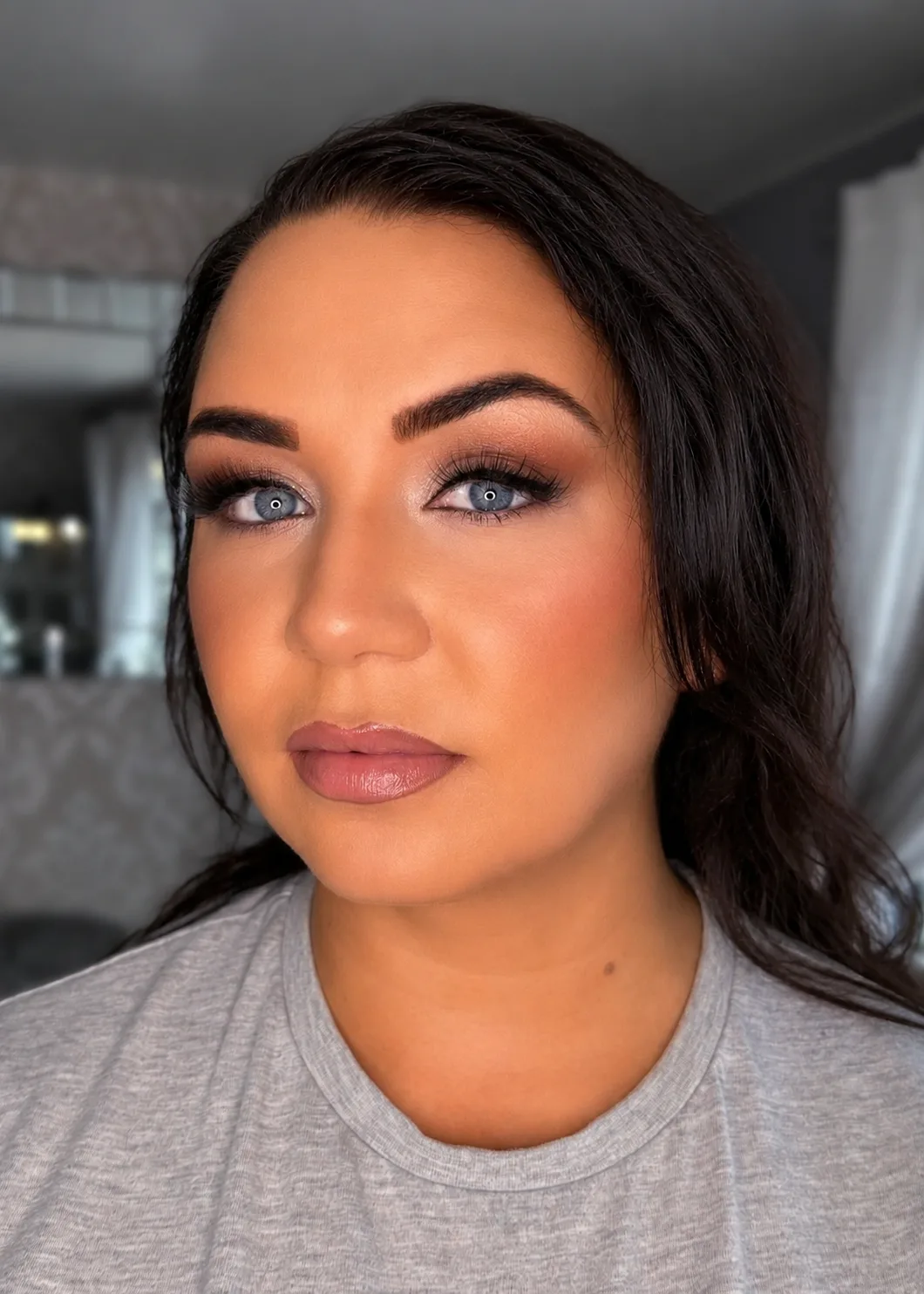 Party makeup - dramatic copper-brown smoky eye, strong brows and glossy nude lip by MZ Makeup