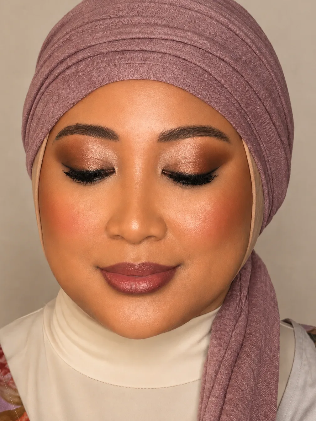 Party makeup eyes closed - warm copper-bronze smoky eye and mauve-nude lip by MZ Makeup